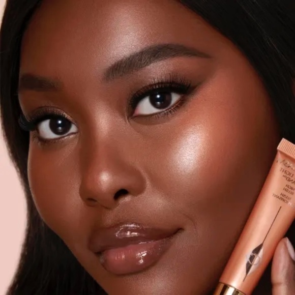 NIB Charlotte Tilbury Glowgasm Beauty Light Wand High Blush in Peachgasm - Picture 10 of 11